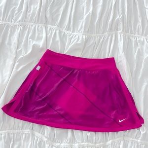 Beautiful pink Nike tennis skirt/golf skort - like new! Size small